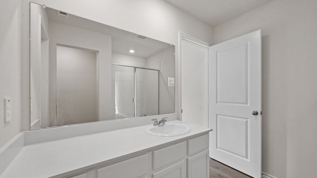 Furnished interior view inside a new home in Blaire Lake, Tyler (Image 13).