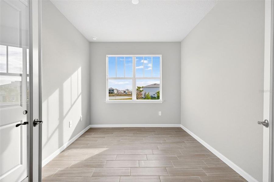 Spacious, unfurnished interior of a new home in Wellen Park, Venice (Image 20).