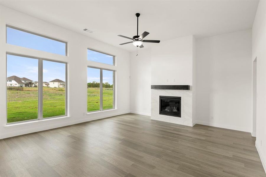 10. 4001 Tamarack - Family 10. 4001 Tamarack - Family