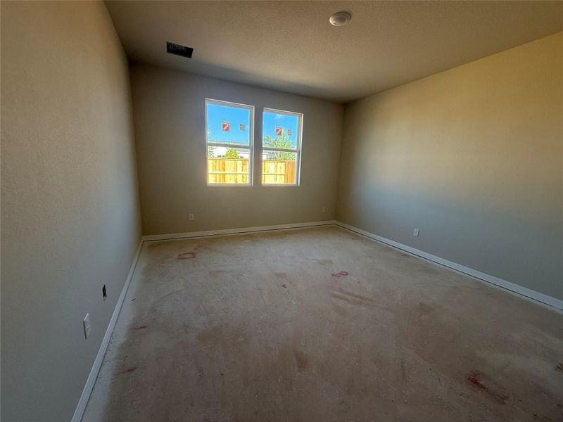 Spacious, unfurnished interior of a new home in Berry Creek Highlands, Georgetown (Image 25).