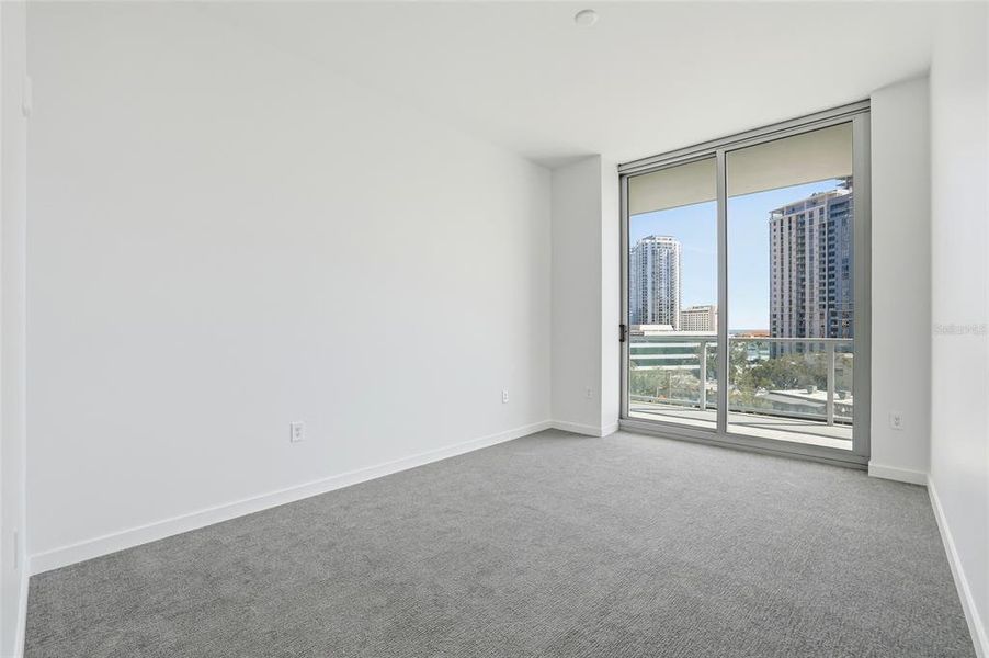 Spacious, unfurnished interior of a new home in , St. Petersburg (Image 50).