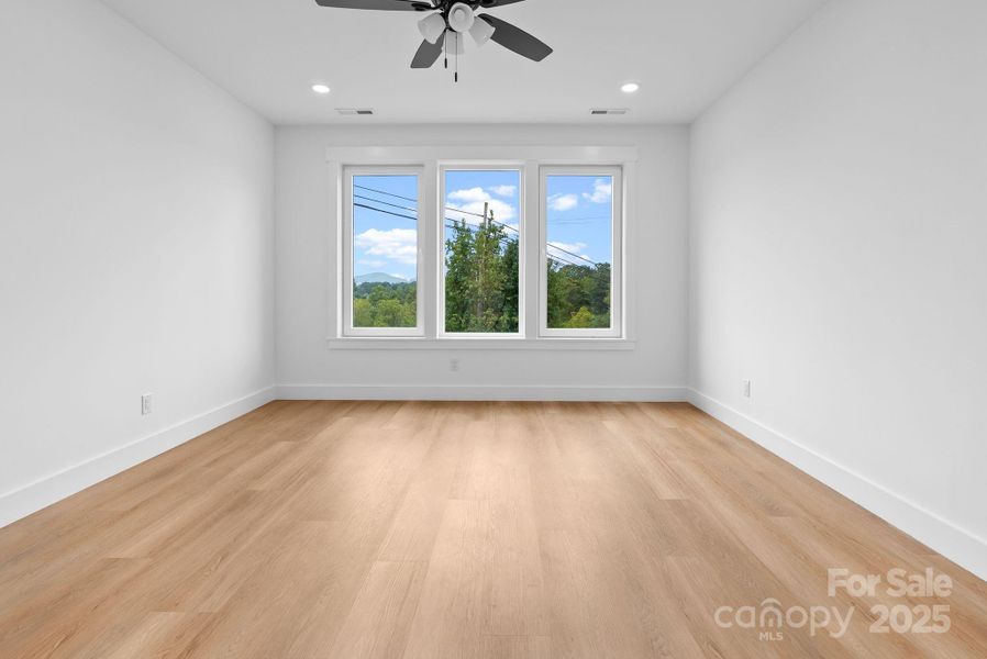 Spacious, unfurnished interior of a new home in , Leicester (Image 34).