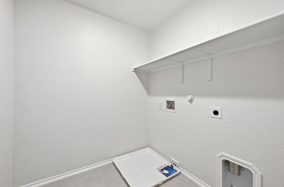 Spacious, unfurnished interior of a new home in Stoney Chase, Del Valle (Image 15). Spacious, unfurnished interior of a new home in Stoney Chase, Del Valle (Image 15).