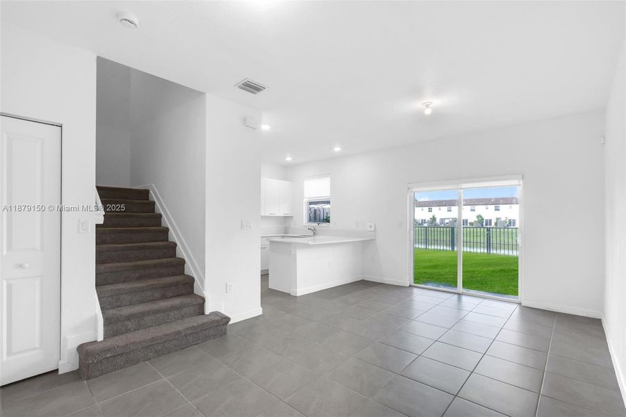 Spacious, unfurnished interior of a new home in , Miami (Image 22).