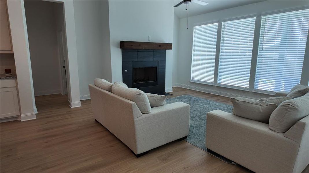Furnished interior view inside a new home in Panchasarp Farms, Burleson (Image 27). Furnished interior view inside a new home in Panchasarp Farms, Burleson (Image 27).