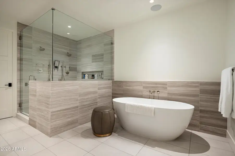 26-5000 N Camelback Ridge Rd #4-26