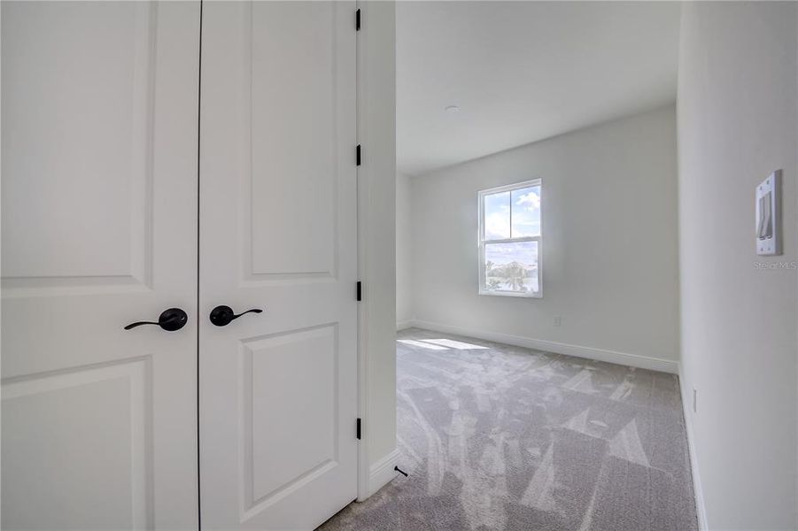 Spacious, unfurnished interior of a new home in Bungalow Walk at Lakewood Ranch, Lakewood Ranch (Image 35).