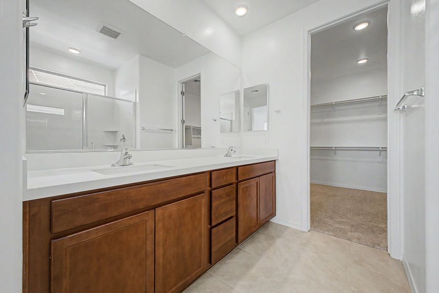 Furnished interior view inside a new home in Tyler Ranch, Buckeye (Image 5).