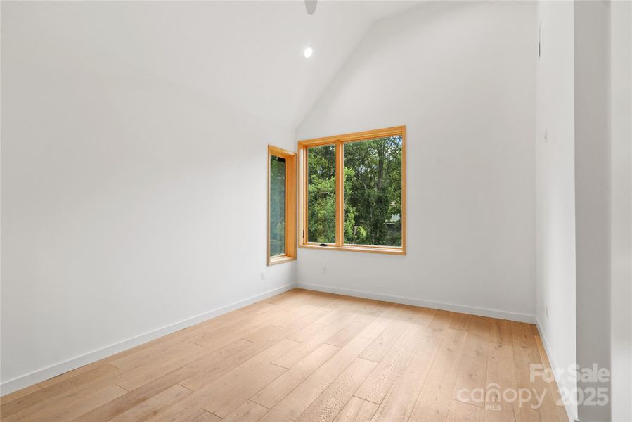 Spacious, unfurnished interior of a new home in , Asheville (Image 37).