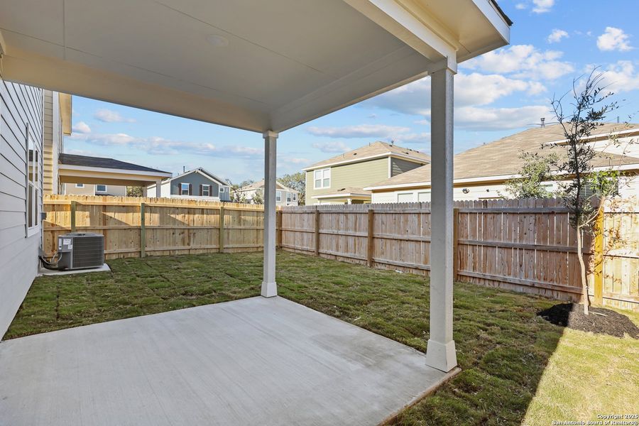 Exterior details and patio area of a home in Senna, Leon Valley (Image 3).