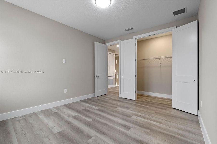 Spacious, unfurnished interior of a new home in , St. Cloud (Image 13).