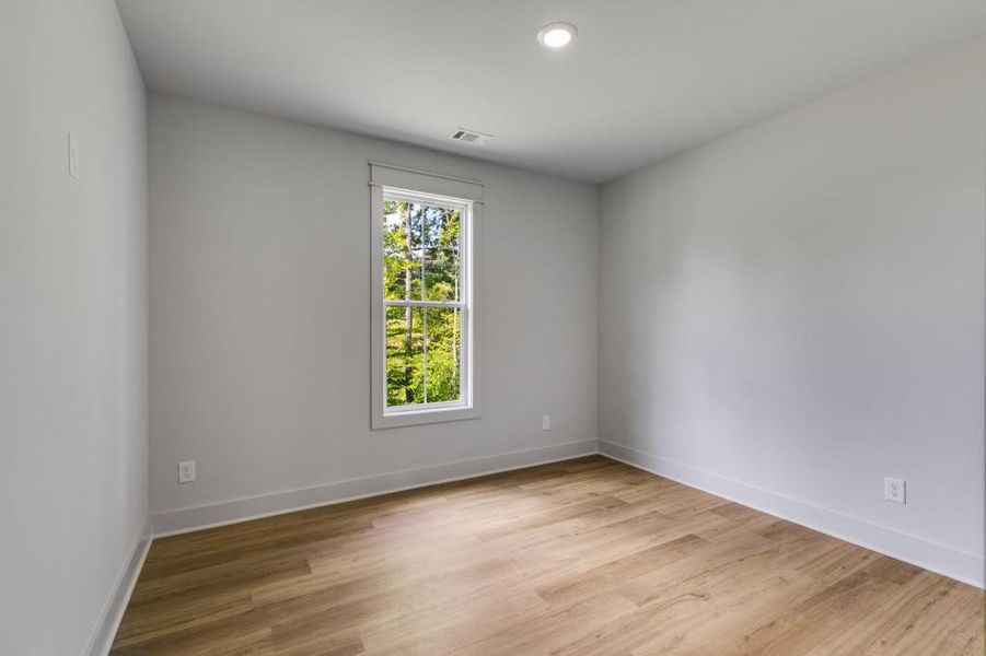 Spacious, unfurnished interior of a new home in , Dallas (Image 24).