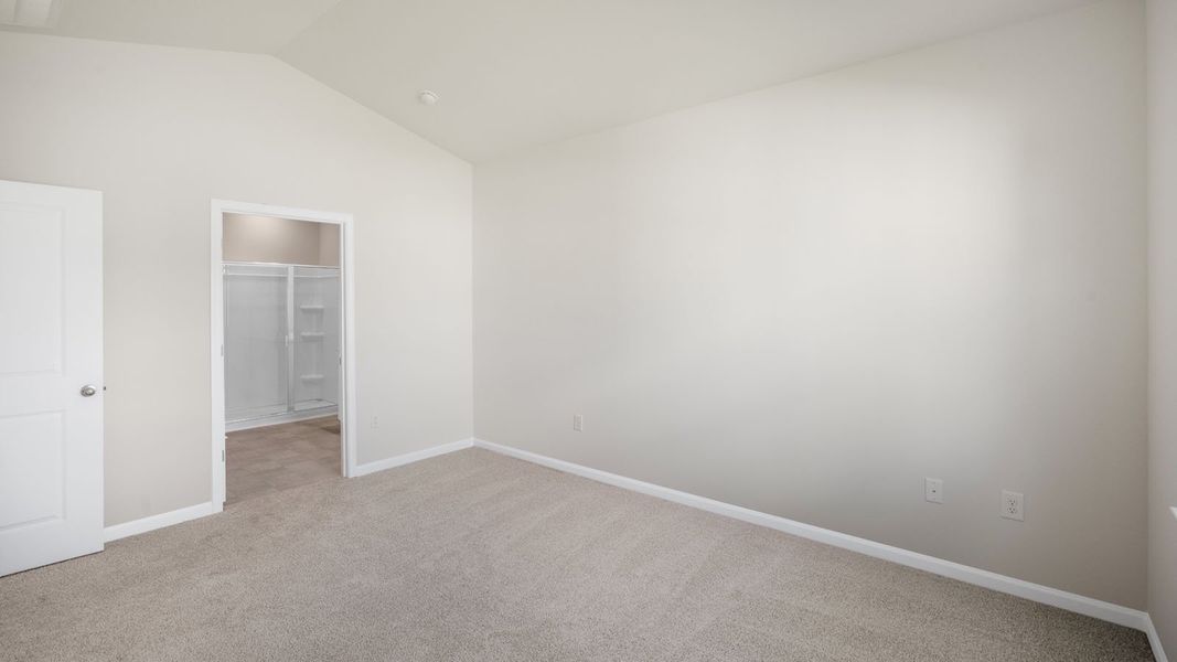 Spacious, unfurnished interior of a new home in Forest Creek, Winston-Salem (Image 14).