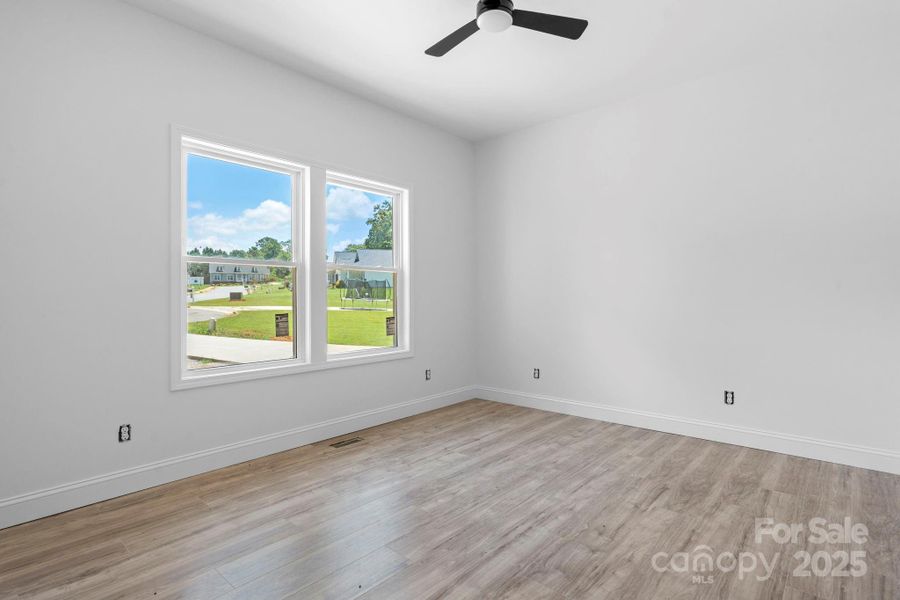Spacious, unfurnished interior of a new home in , Claremont (Image 16).