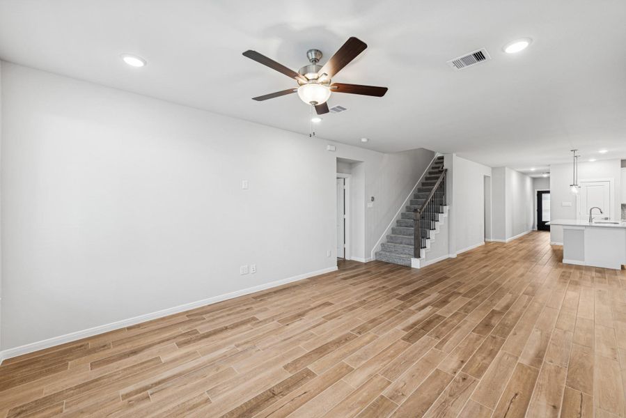 Spacious, unfurnished interior of a new home in Jordan Ranch 45' Homesites, Fulshear (Image 9).