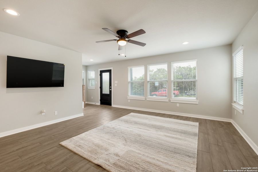 Spacious, unfurnished interior of a new home in , Lakehills (Image 14).