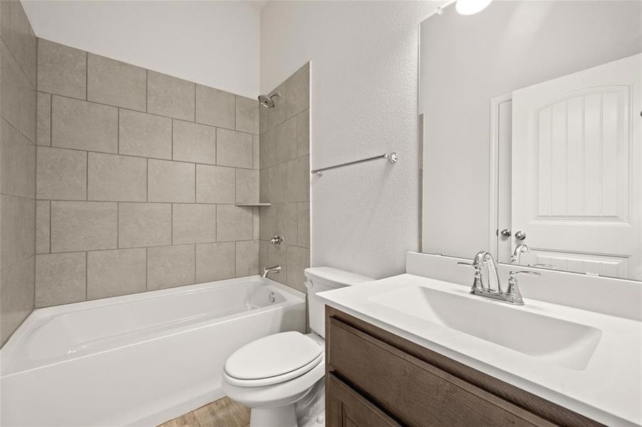 1440 Fox Glen Bathroom1