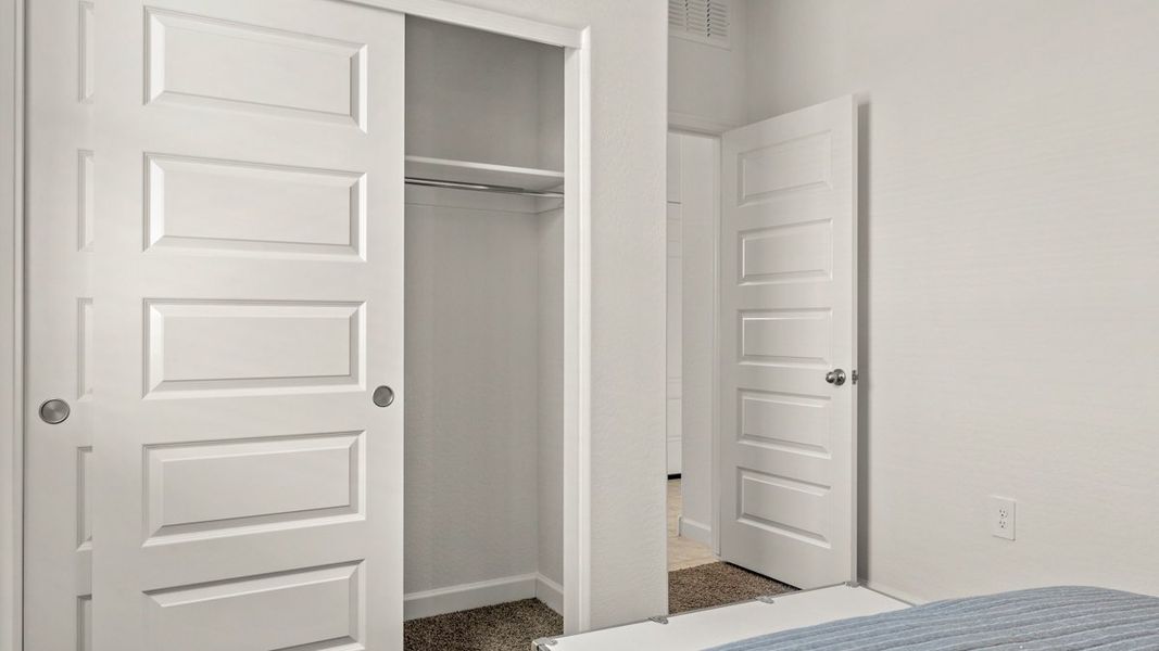 Representative furnished interior of a home built from the Easton by D.R. Horton in Radiance at Superstition Vistas, Apache Junction (Image 27).