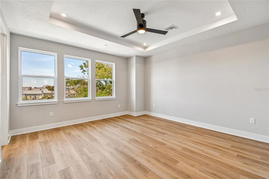 Spacious, unfurnished interior of a new home in EvenTide, New Smyrna Beach (Image 13).