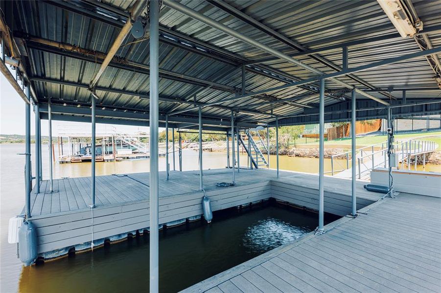 Spacious, unfurnished interior of a new home in , Graford (Image 16).