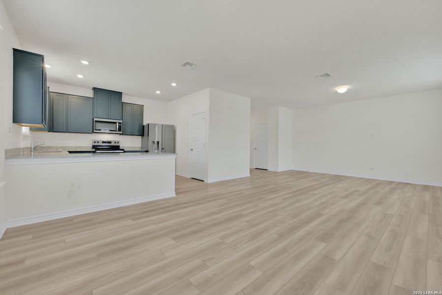 Spacious, unfurnished interior of a new home in , Converse (Image 15).
