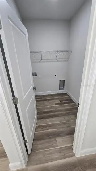 Spacious, unfurnished interior of a new home in , Ocala (Image 8).