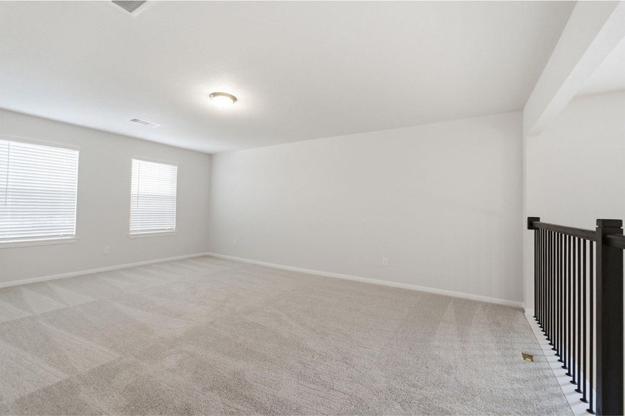 Spacious, unfurnished interior of a new home in Pearlbrook, Texas City (Image 25).