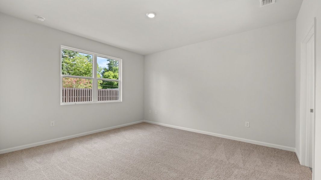 Spacious, unfurnished interior of a new home in Northberry, Rome (Image 16).