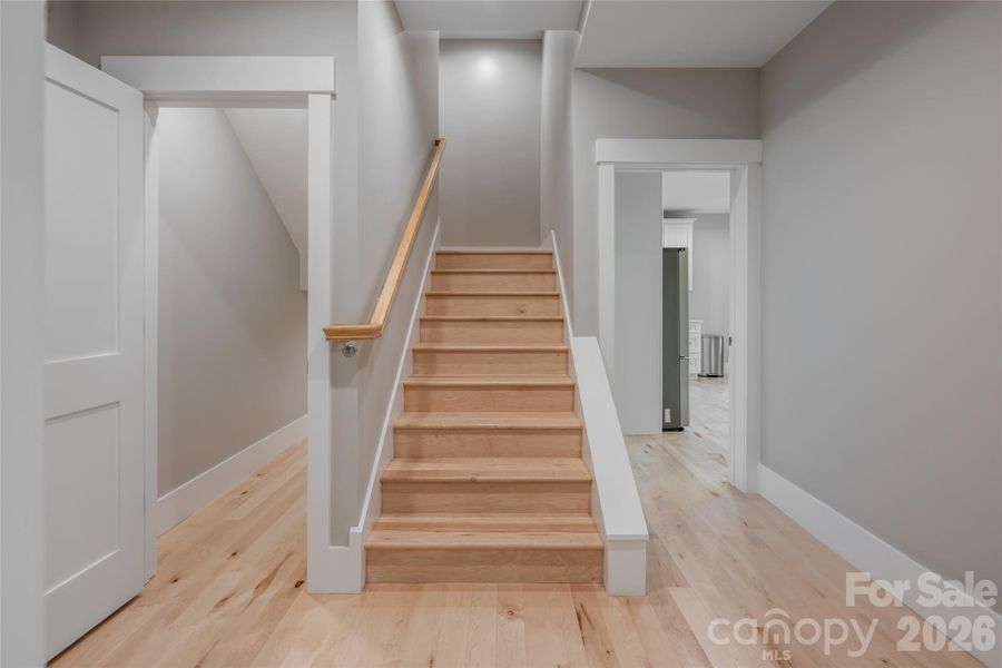 Spacious, unfurnished interior of a new home in , Alexander (Image 25).