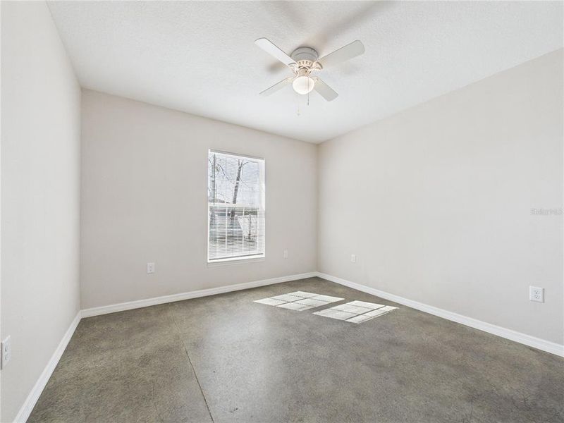 Spacious, unfurnished interior of a new home in , Ocala (Image 29).