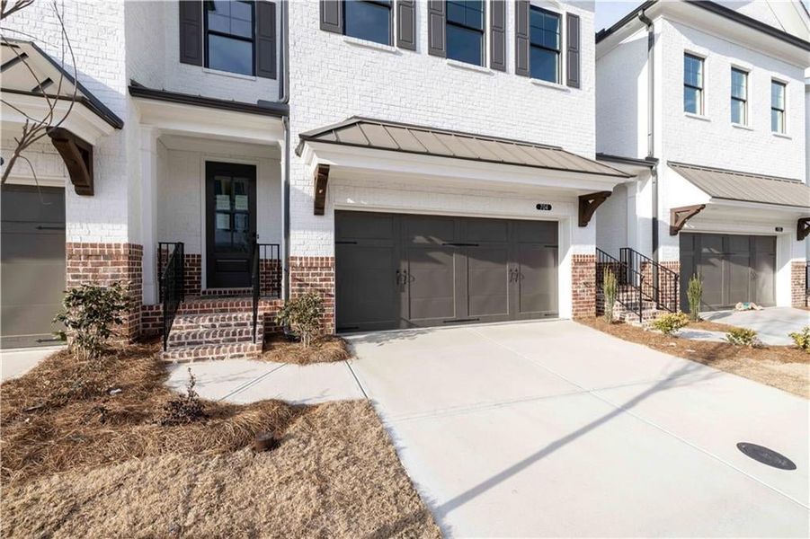 Homesite #172 is move in ready, slab, faces South and ready for you! Pictures represent a previously built home, not the actual home.