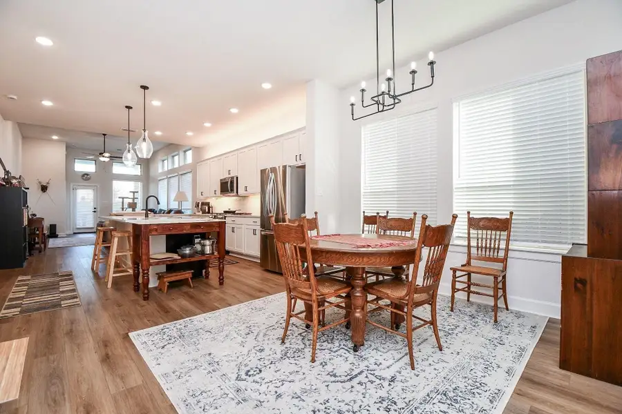 Open concept living! Open concept living!