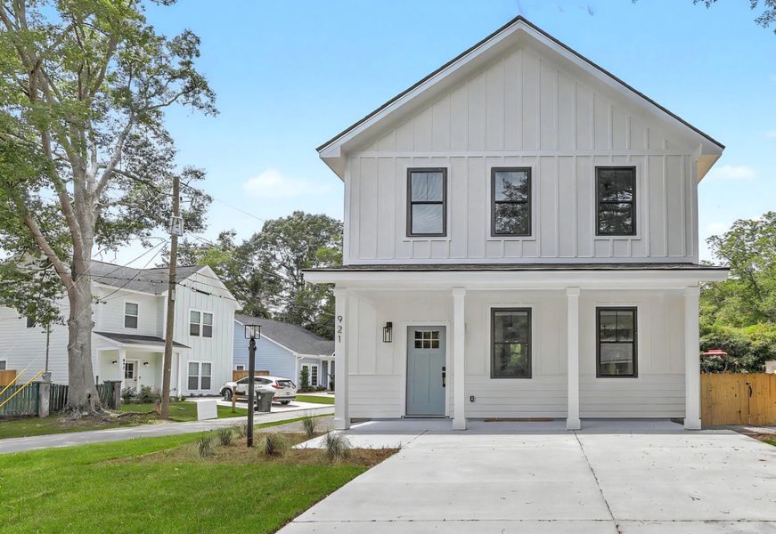 Front exterior of a new home in , Charleston, SC, highlighting curb appeal (Image 27). Front exterior of a new home in , Charleston, SC, highlighting curb appeal (Image 27).