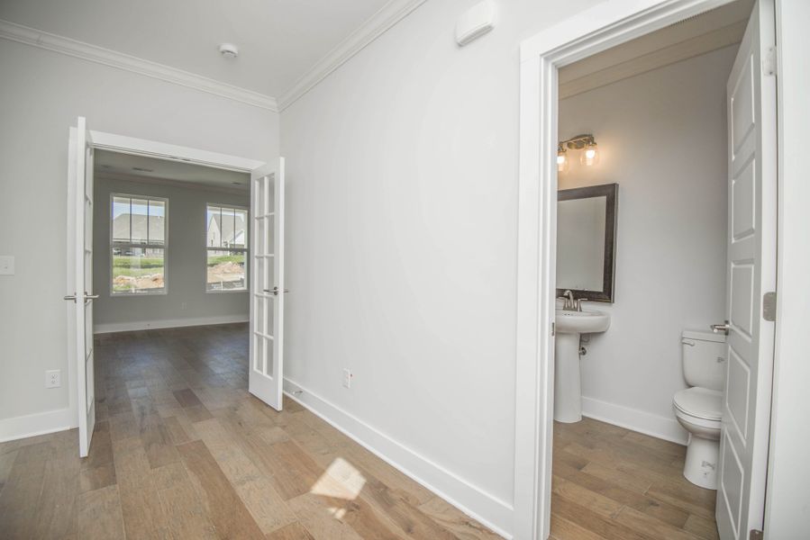 *Photo of example home. Selections and Finishes May Vary.* *Photo of example home. Selections and Finishes May Vary.*