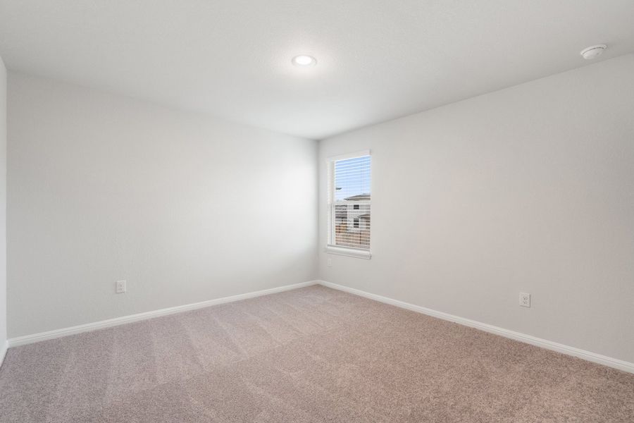 Spacious, unfurnished interior of a new home in Crosswinds, Kyle (Image 9).