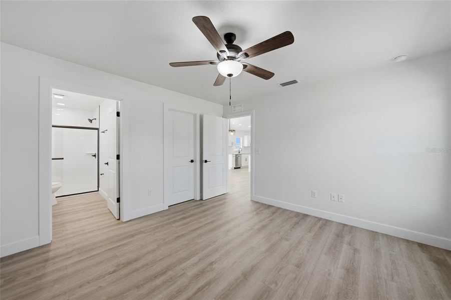 Spacious, unfurnished interior of a new home in , Arcadia (Image 19).