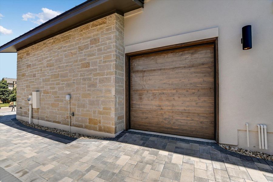 Exterior details and patio area of a home in , Horseshoe Bay (Image 4).