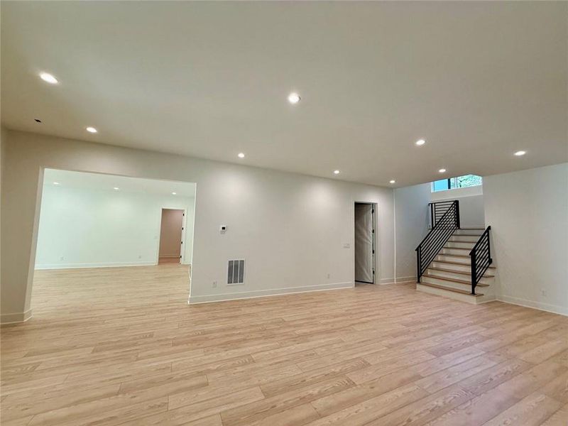 Spacious, unfurnished interior of a new home in , Sandy Springs (Image 60).