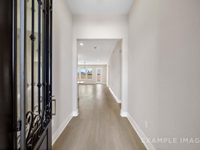 Spacious, unfurnished interior of a new home in Lago Mar, Texas City (Image 15). Spacious, unfurnished interior of a new home in Lago Mar, Texas City (Image 15).