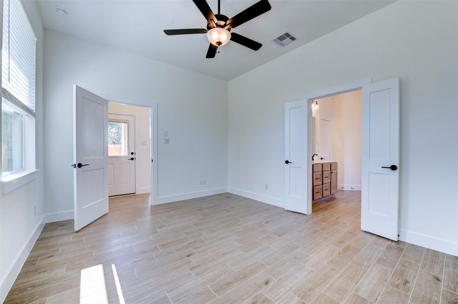 Spacious, unfurnished interior of a new home in The Woodlands Hills, Willis (Image 15). Spacious, unfurnished interior of a new home in The Woodlands Hills, Willis (Image 15).