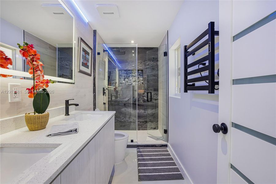 Furnished interior view inside a new home in , Fort Lauderdale (Image 33).