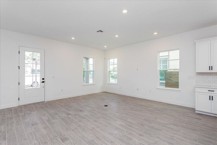 4br New Home in Orlando, FL.  - Slide 25