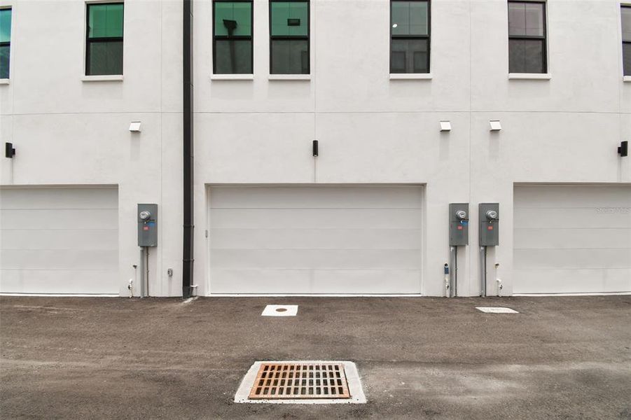 Exterior details and patio area of a home in , Tampa (Image 31).