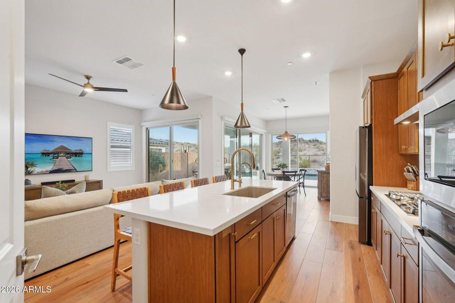 15-web-or-mls-W Roanoke Ave-S2901-015