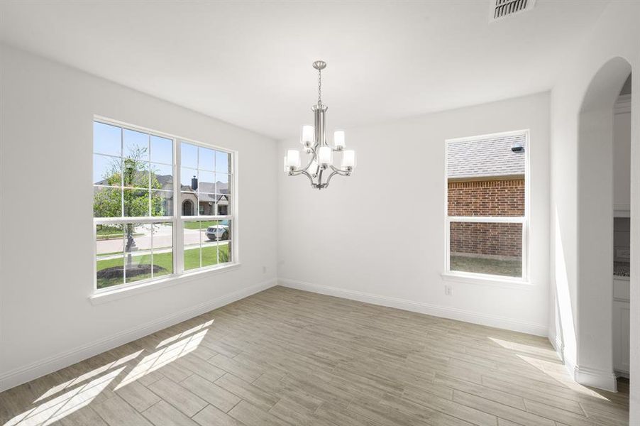 6_35 Harrier- Dining-1 6_35 Harrier- Dining-1