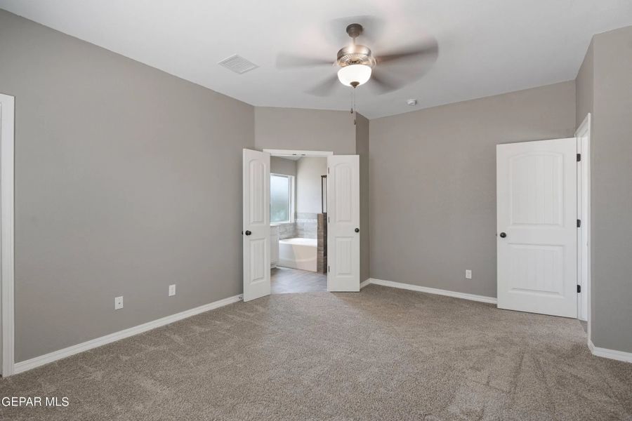 Representative unfurnished interior of a home built from the Adam 1600SF by Saratoga Homes in Crossland, El Paso (Image 9).