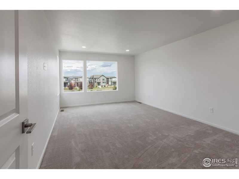 Spacious, unfurnished interior of a new home in , Timnath (Image 30).