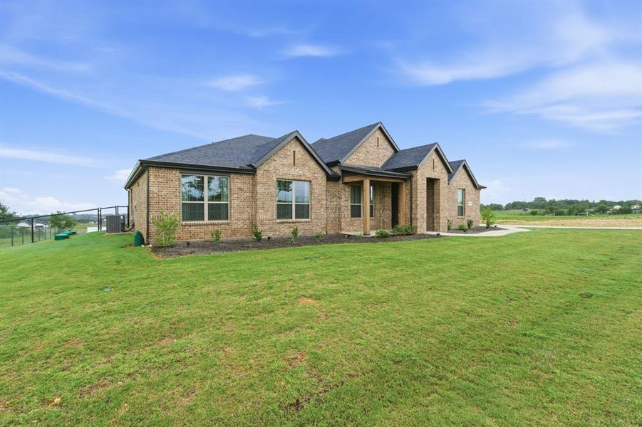 Image 37 of a home in Gatlin Ranch.