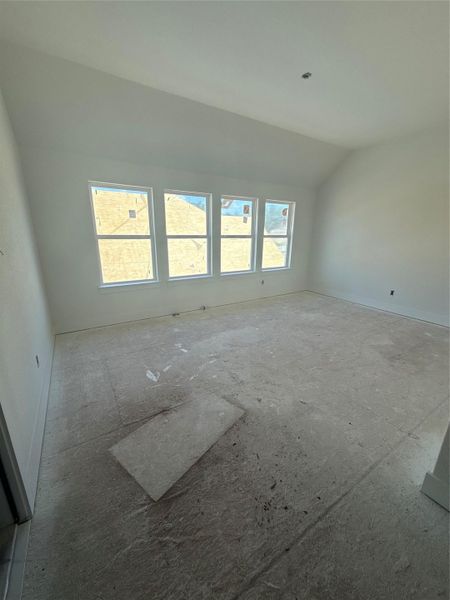Spacious, unfurnished interior of a new home in Parkside on the River 60', Georgetown (Image 25).