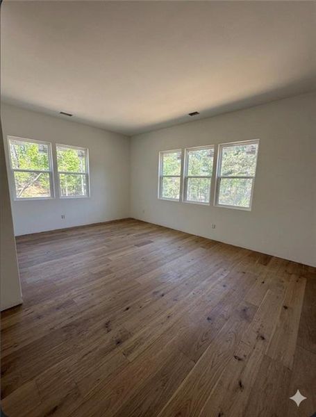 Spacious, unfurnished interior of a new home in , Buford (Image 27).